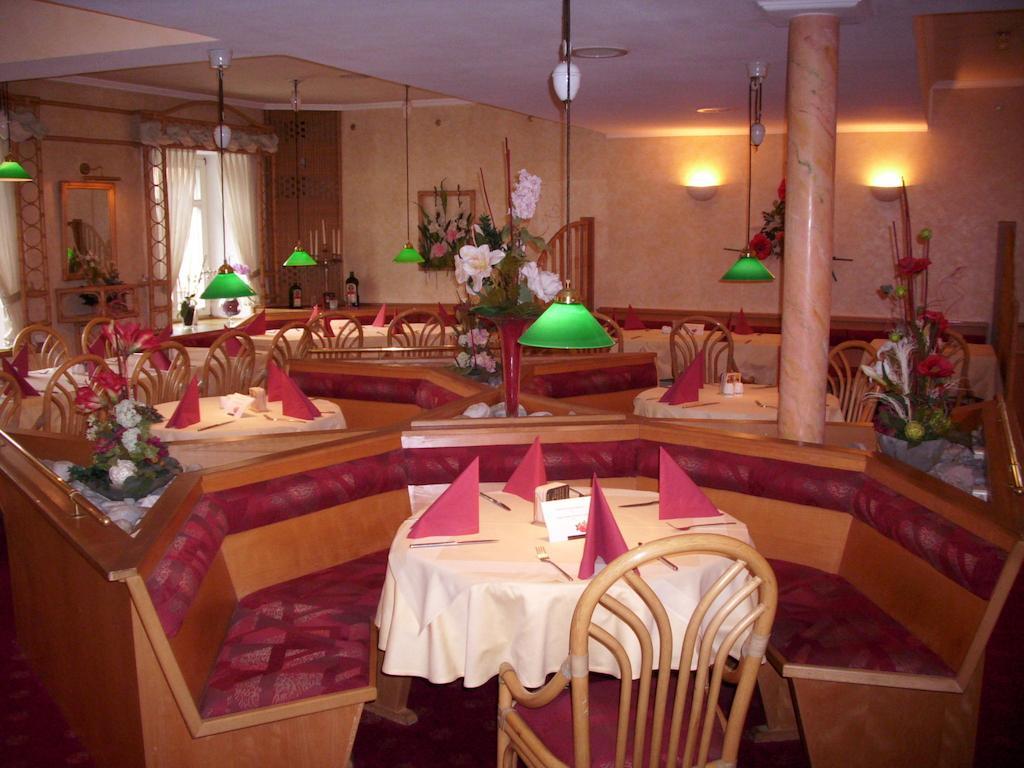 Gasthof Und Landhotel Zur Ausspanne クリップハウゼン エクステリア 写真