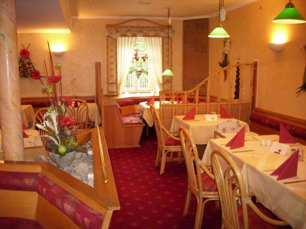 Gasthof Und Landhotel Zur Ausspanne クリップハウゼン エクステリア 写真